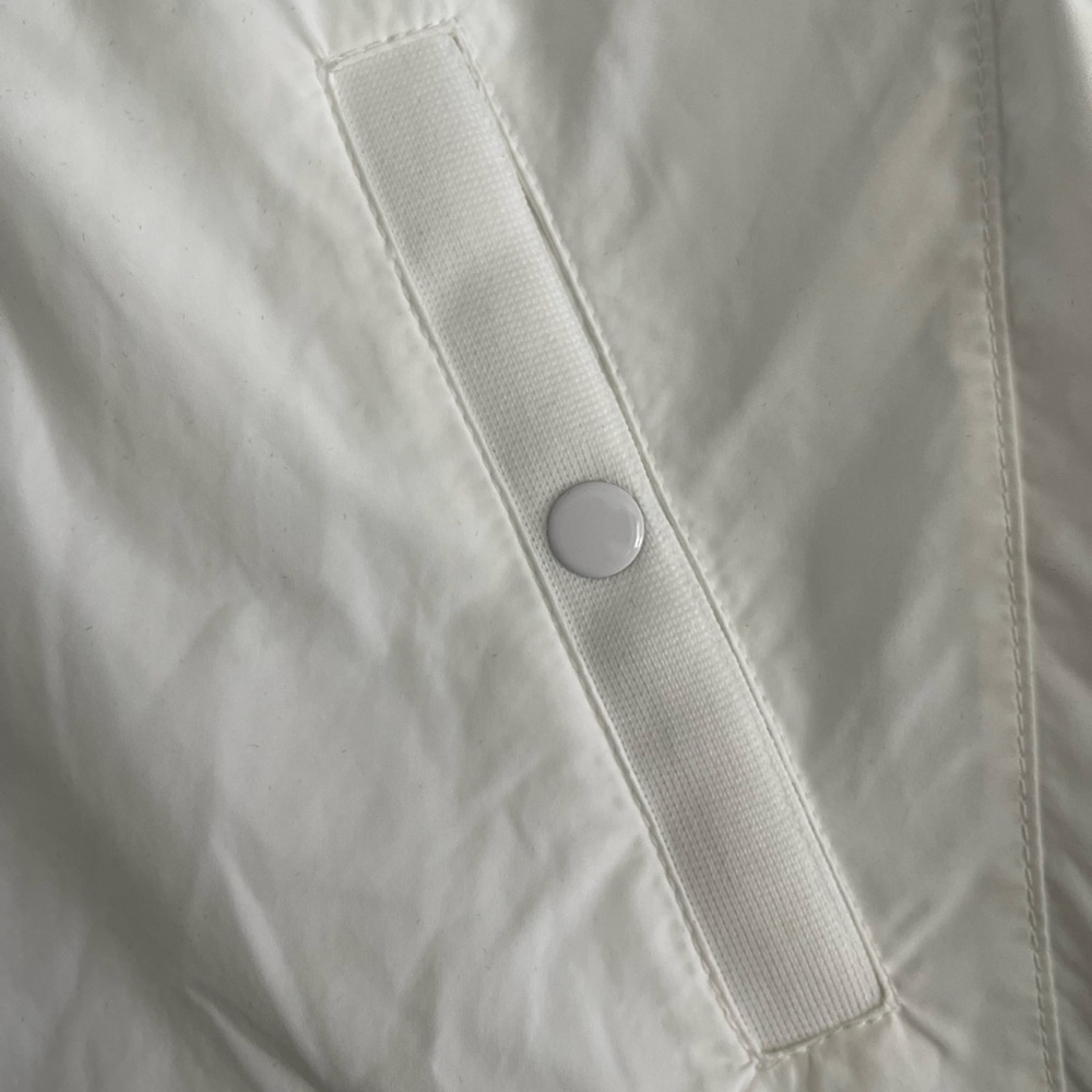 Nike Women's White Windbreaker size S - Picture 4 of 7